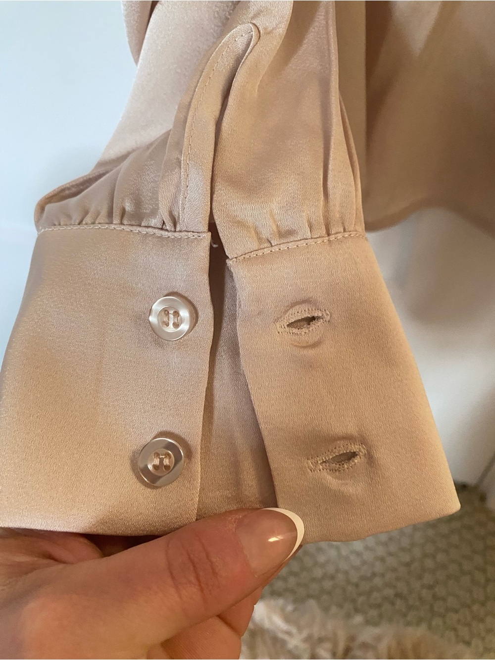 Philosophy woman’s Silk Blouse in Light Champagne 🥂 🍾 🌟 - Picture 3 of 4